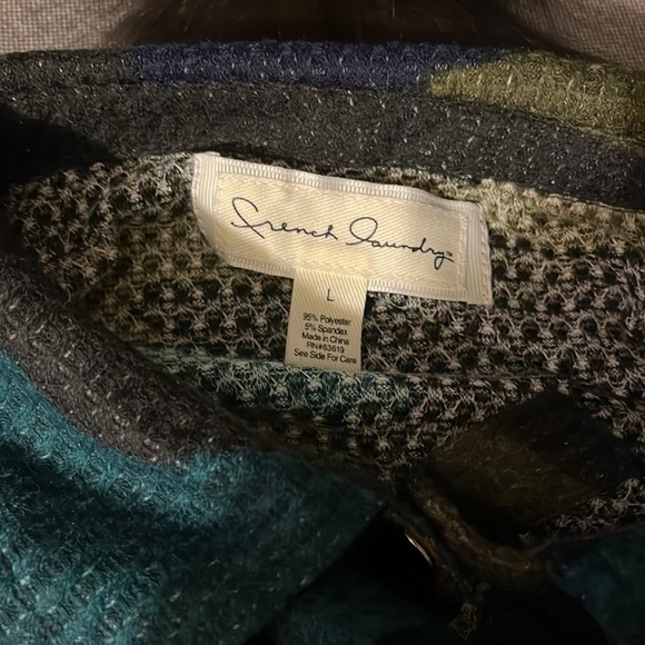 Ladies French Laundry button down long sleeve shirt NWT size large Camo print. - Picture 6 of 9